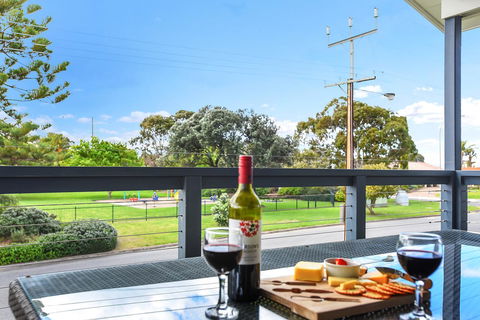 'Hope House' - Encounter Bay - Accommodation Nelson Bay 1