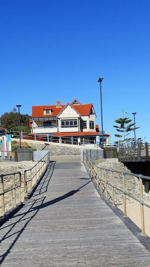 McCloud House - Accommodation Nelson Bay 3