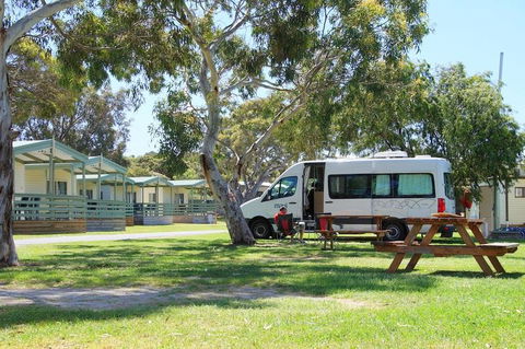 Beachside Holiday Park - Accommodation Nelson Bay 2