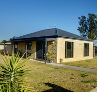 DBJ Holiday Units - Accommodation Nelson Bay