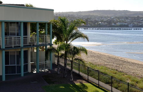 Hilton Beachfront Motel - Accommodation Nelson Bay 40