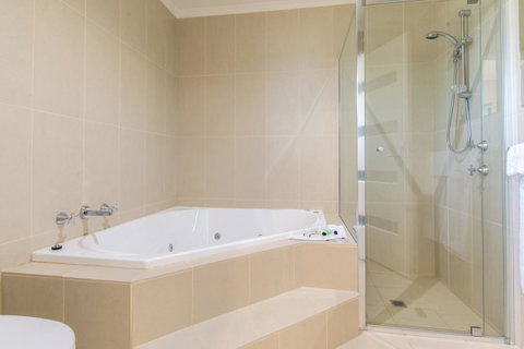 Mick O\'Sheas - Nelson Bay Accommodation.com 22