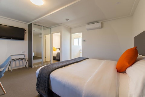 Mick O\'Sheas - Nelson Bay Accommodation.com 14