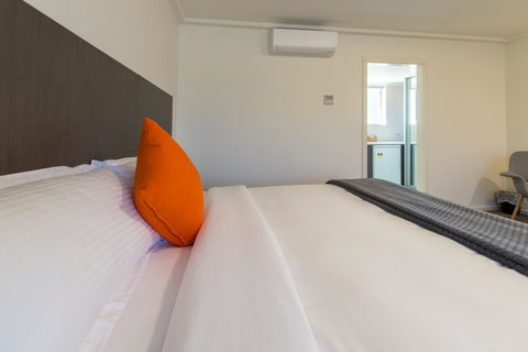 Mick O\'Sheas - Nelson Bay Accommodation.com 15