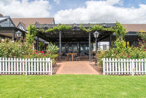 Mick O\'Sheas - Nelson Bay Accommodation.com 39