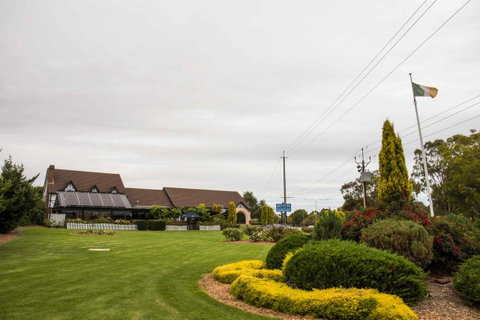 Mick O\'Sheas - Nelson Bay Accommodation.com 35