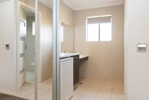 Mick O\'Sheas - Nelson Bay Accommodation.com 3