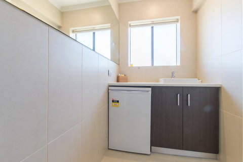 Mick O\'Sheas - Nelson Bay Accommodation.com 27
