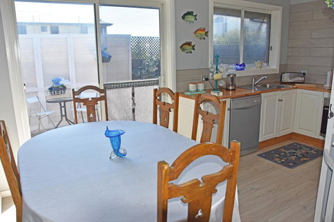 Beach Life Retreat - Accommodation Nelson Bay 11
