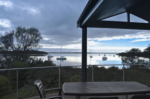 Rest A Shore Coffin Bay - Accommodation Nelson Bay 2