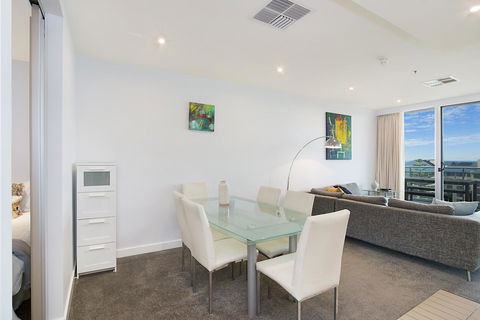 Beachside Luxury & Comfort, Ocean Views In Glenelg - Nelsons Bay Accommodation 11