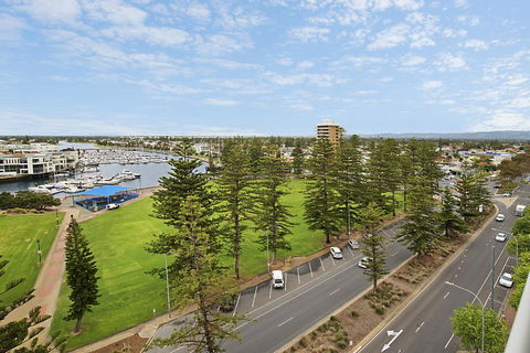 Beachside Luxury & Comfort, Ocean Views In Glenelg - Nelsons Bay Accommodation 24