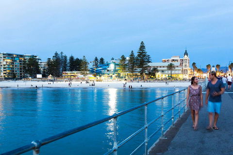 Beachside Luxury & Comfort, Ocean Views In Glenelg - Nelsons Bay Accommodation 33