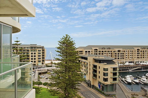 Beachside Luxury & Comfort, Ocean Views In Glenelg - Nelsons Bay Accommodation 25