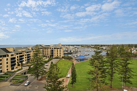 Beachside Luxury & Comfort, Ocean Views In Glenelg - Nelsons Bay Accommodation 26