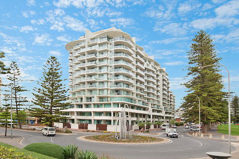Beachside Luxury & Comfort, Ocean Views In Glenelg - Nelsons Bay Accommodation 22