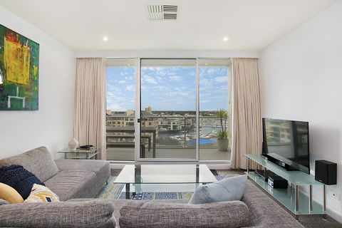 Beachside Luxury & Comfort, Ocean Views In Glenelg - Nelsons Bay Accommodation 8