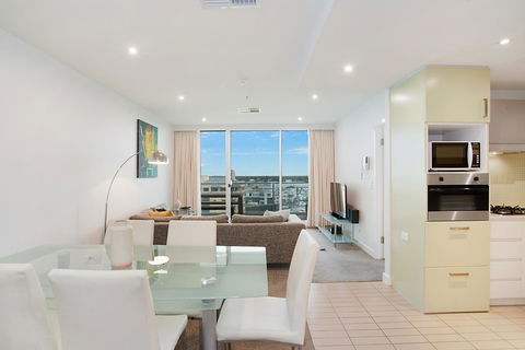 Beachside Luxury & Comfort, Ocean Views In Glenelg - Nelsons Bay Accommodation 7