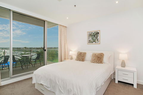 Beachside Luxury & Comfort, Ocean Views In Glenelg - Nelsons Bay Accommodation 12