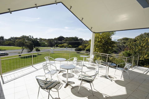 Robetown Motor Inn & Apartments - Nelsons Bay Accommodation 3