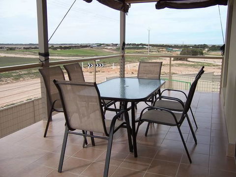Relax On Par - Accommodation Nelson Bay 11