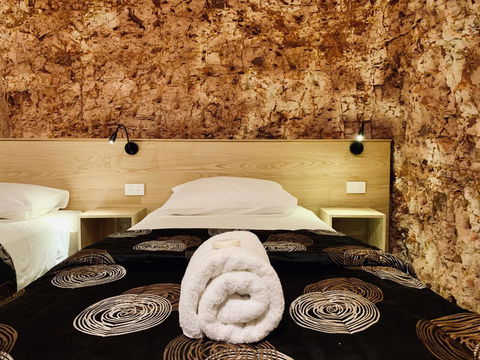 The Lookout Cave Underground Motel - Accommodation Nelson Bay 2