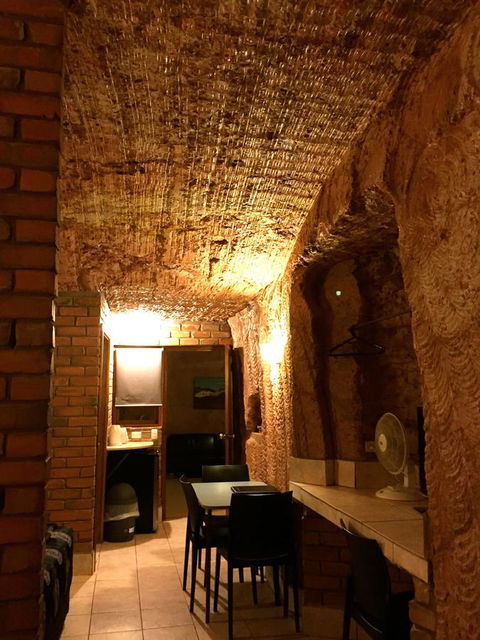 The Lookout Cave Underground Motel - Accommodation Nelson Bay 19