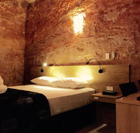 The Lookout Cave Underground Motel - Accommodation Nelson Bay