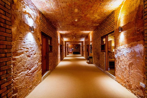 The Lookout Cave Underground Motel - Accommodation Nelson Bay 7