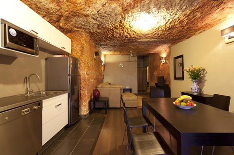 The Lookout Cave Underground Motel - Accommodation Nelson Bay 21
