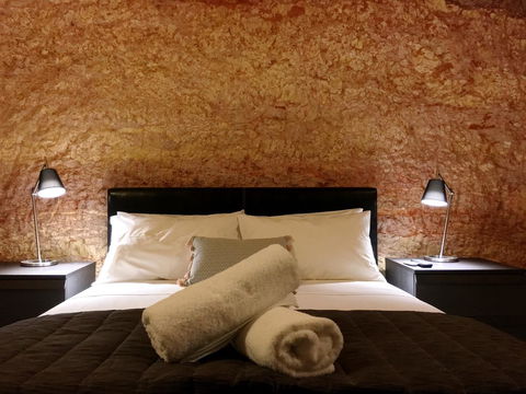 The Lookout Cave Underground Motel - Accommodation Nelson Bay 9