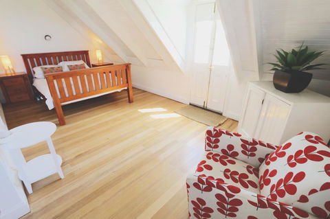 Caledonian Inn - Nelsons Bay Accommodation 6