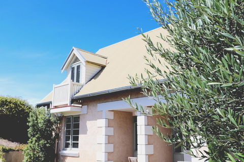 Caledonian Inn - Nelsons Bay Accommodation 13