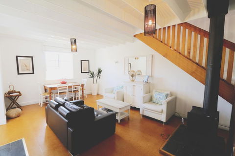 Caledonian Inn - Nelsons Bay Accommodation 27