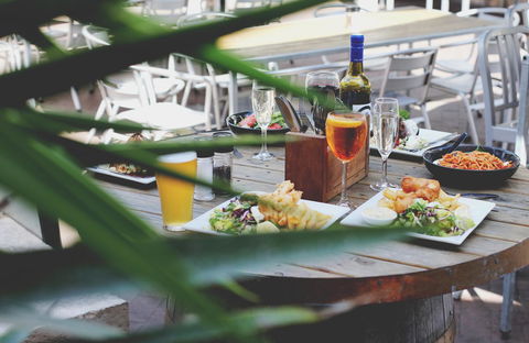 Caledonian Inn - Nelsons Bay Accommodation 19