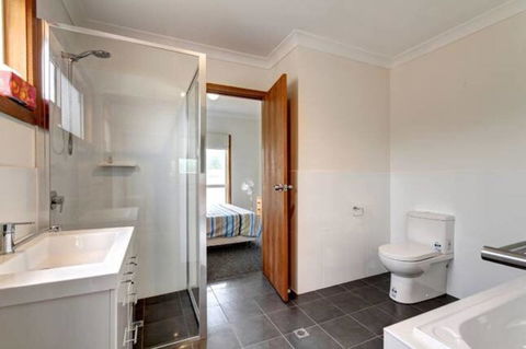 SeaWatch-Sea Views - Accommodation Nelson Bay 8