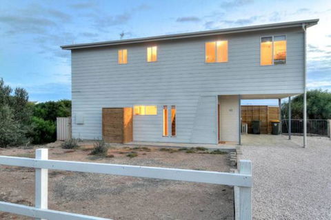 SeaWatch-Sea Views - Accommodation Nelson Bay 9