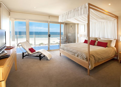 Adelaide Luxury Beach House - Accommodation Nelson Bay 4