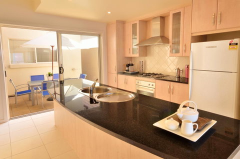 Adelaide Luxury Beach House - Accommodation Nelson Bay 26
