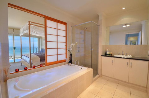 Adelaide Luxury Beach House - Accommodation Nelson Bay 11