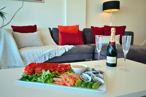 Adelaide Luxury Beach House - Accommodation Nelson Bay 28