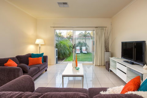 Adelaide Luxury Beach House - Accommodation Nelson Bay 32