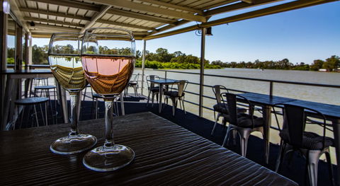 Murray River Queen - Nelsons Bay Accommodation 15