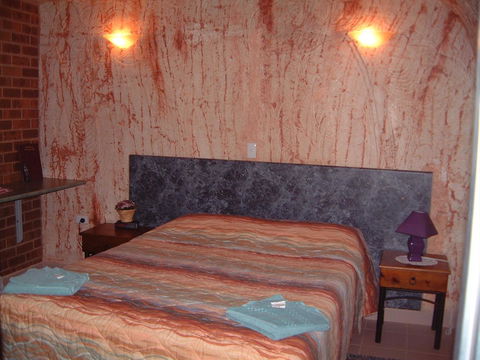 Radeka Downunder Underground Motel - Accommodation Nelson Bay 1