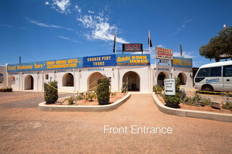 Radeka Downunder Underground Motel - Accommodation Nelson Bay 0