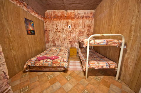 Radeka Downunder Underground Motel - Accommodation Nelson Bay 2