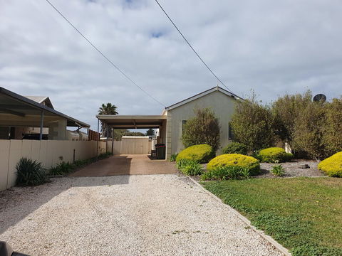 Super Central Location - Accommodation Nelson Bay 4