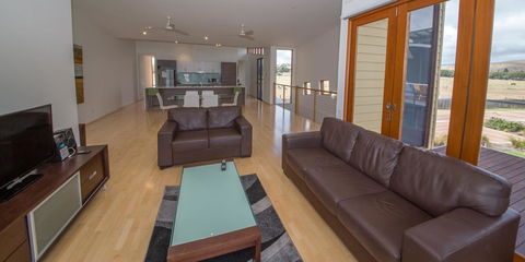 South Shores Yellowfin Villa 96 - South Shores Normanville - Accommodation Nelson Bay 1