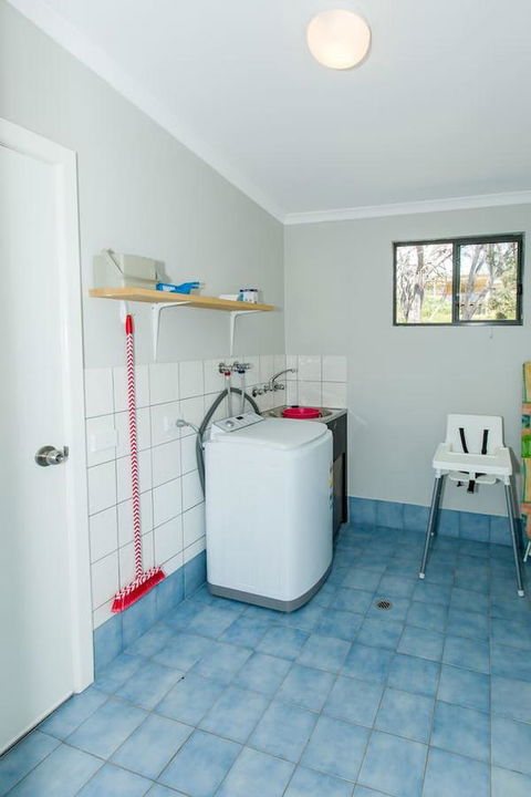 Desert Pea - Accommodation Nelson Bay 12
