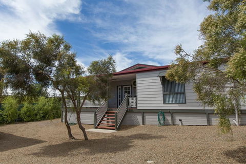 Desert Pea - Accommodation Nelson Bay 11